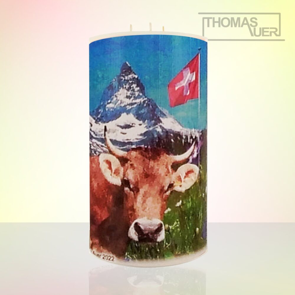 kerze-schweiz-matterhorn-fahne-kuh-3-docht-1 produktbild